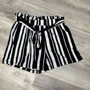 Vertical striped soft shorts size medium‎ NWT